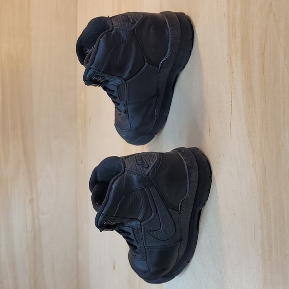 Nike Goadome Black Leather Kids Boots  314610-002 - Picture 6 of 11